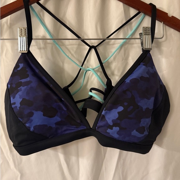 Athleta Women's Blue and Black camo swimsuit top - Picture 2 of 5
